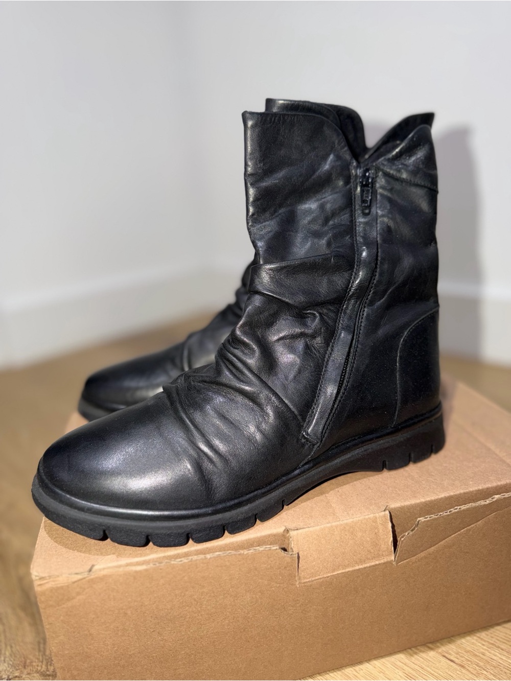 Miz Mooz Delena Black Ruched Leather Mid-Shaft Zip-Up Casual Boots Size 38